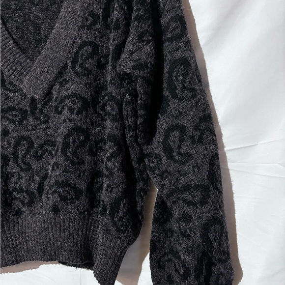 Black Paisley Printed Wool Vneck Knit Sweater Jumper Essentiels Size Large - Picture 5 of 7